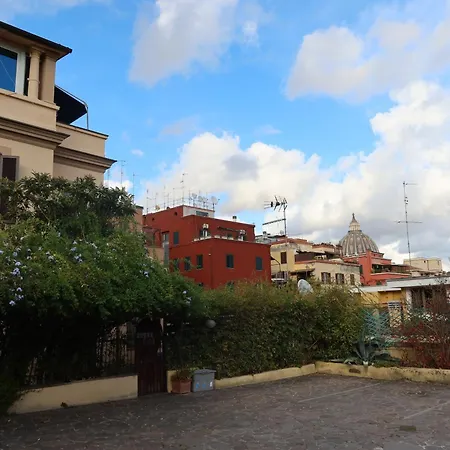 La Dolce Retreat - St Peter Vatican *